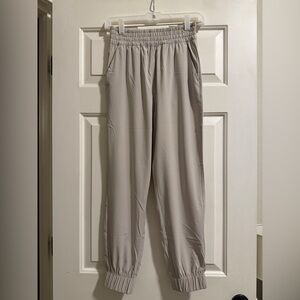 Vuori Villa Women’s Joggers NWOT - XS Sand